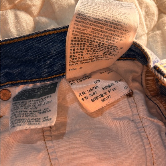 LEVI 501 JEAN SHORTS ❤️ - Picture 2 of 4